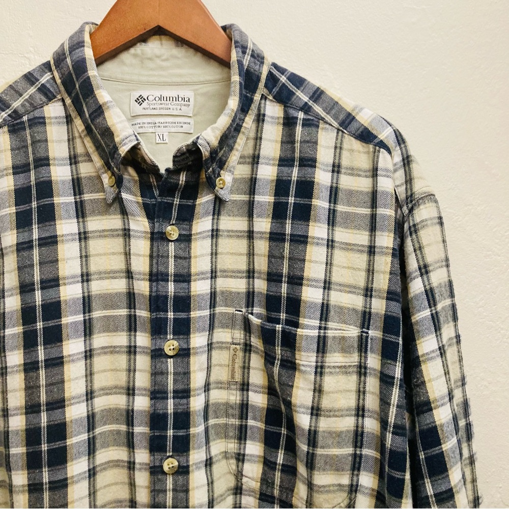 Columbia • Vintage Plaid Oversized Button Up Long Sleeve Top